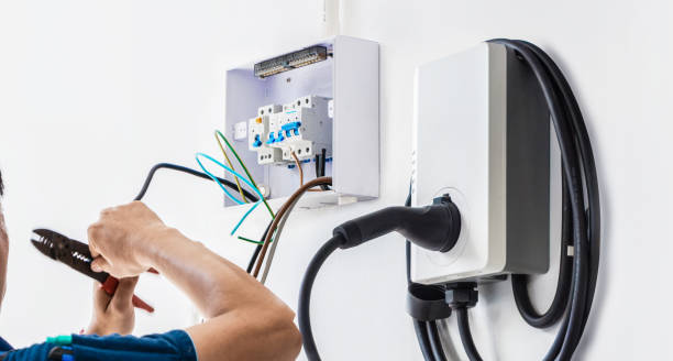 Best Emergency Electrical Repair  in Islandia, NY